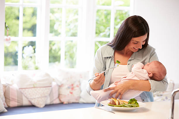 illustration nutrition féminine et petite enfance